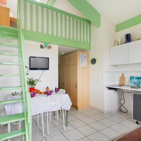 Apartment - Balcon - Proche *